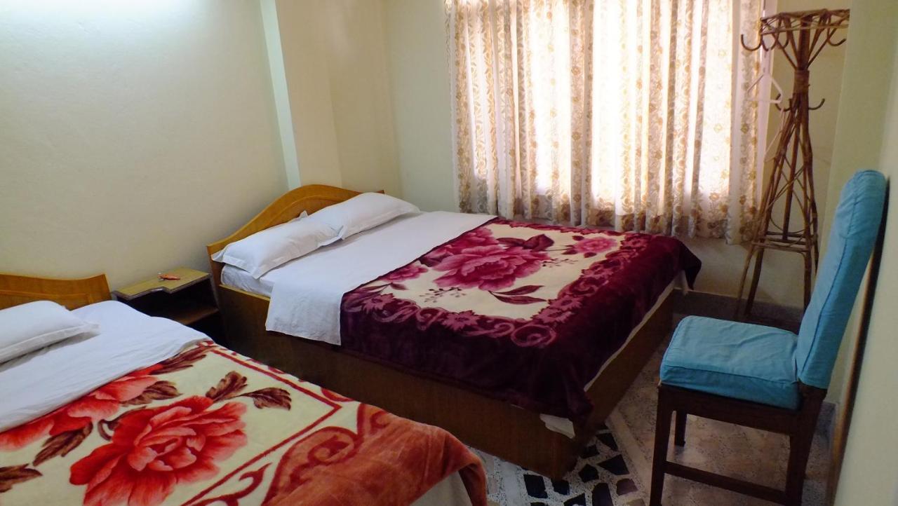 Hotel Dolphin Kathmandu Exteriör bild