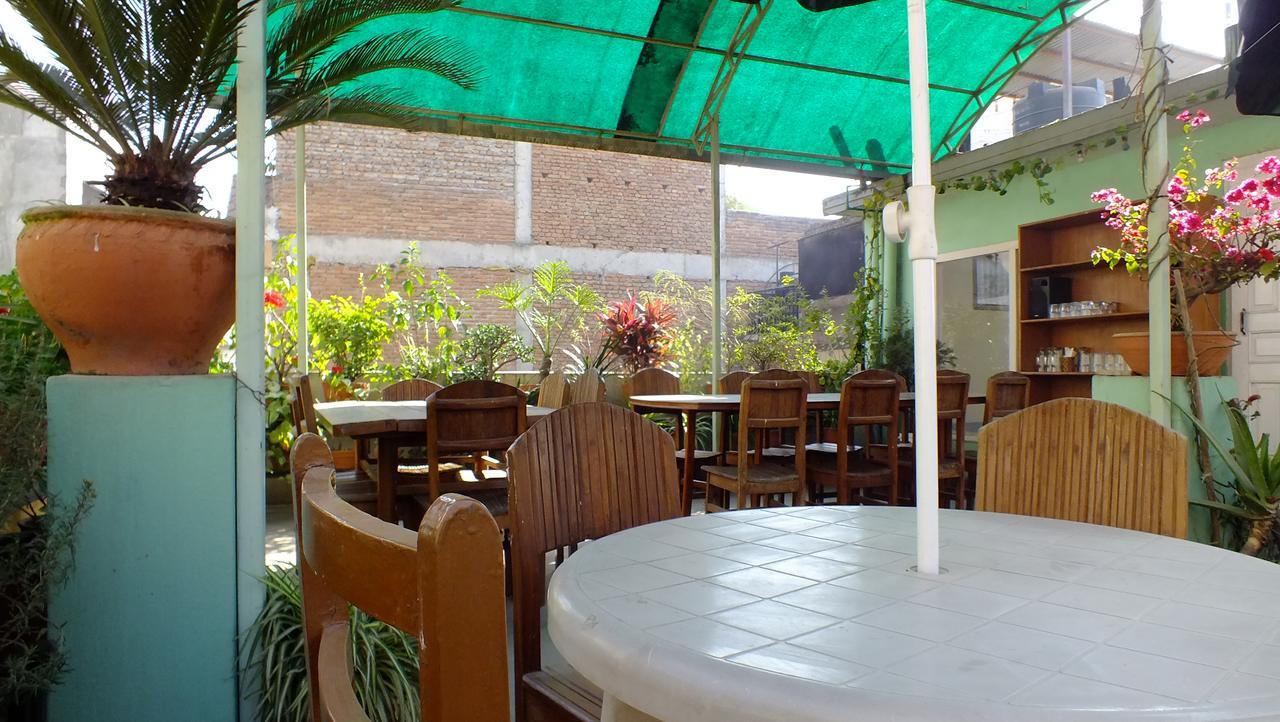 Hotel Dolphin Kathmandu Exteriör bild