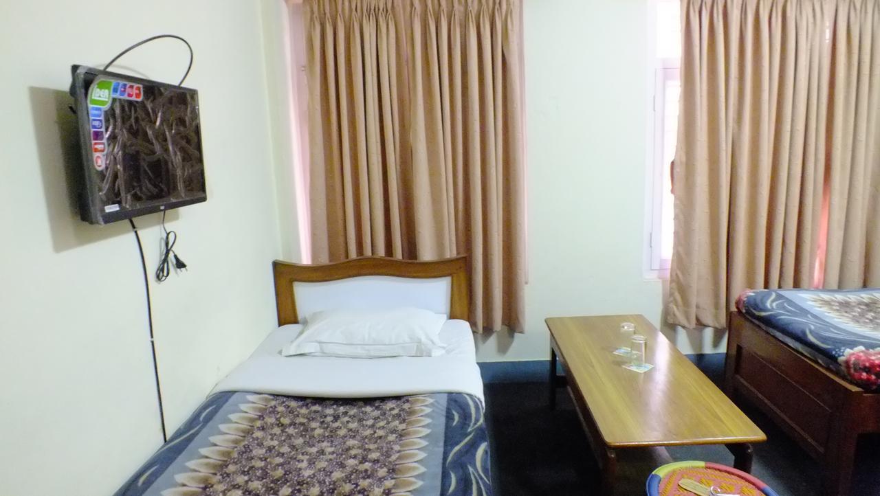 Hotel Dolphin Kathmandu Exteriör bild