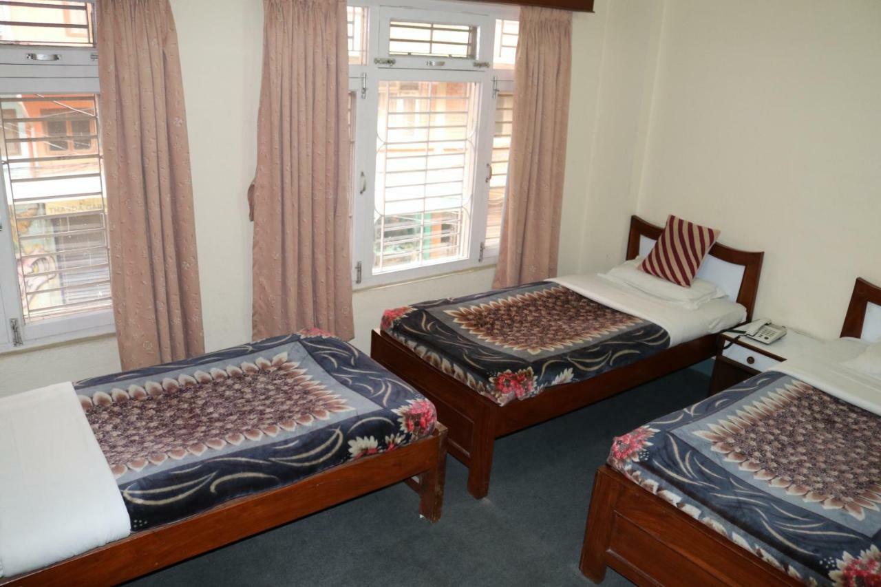 Hotel Dolphin Kathmandu Exteriör bild