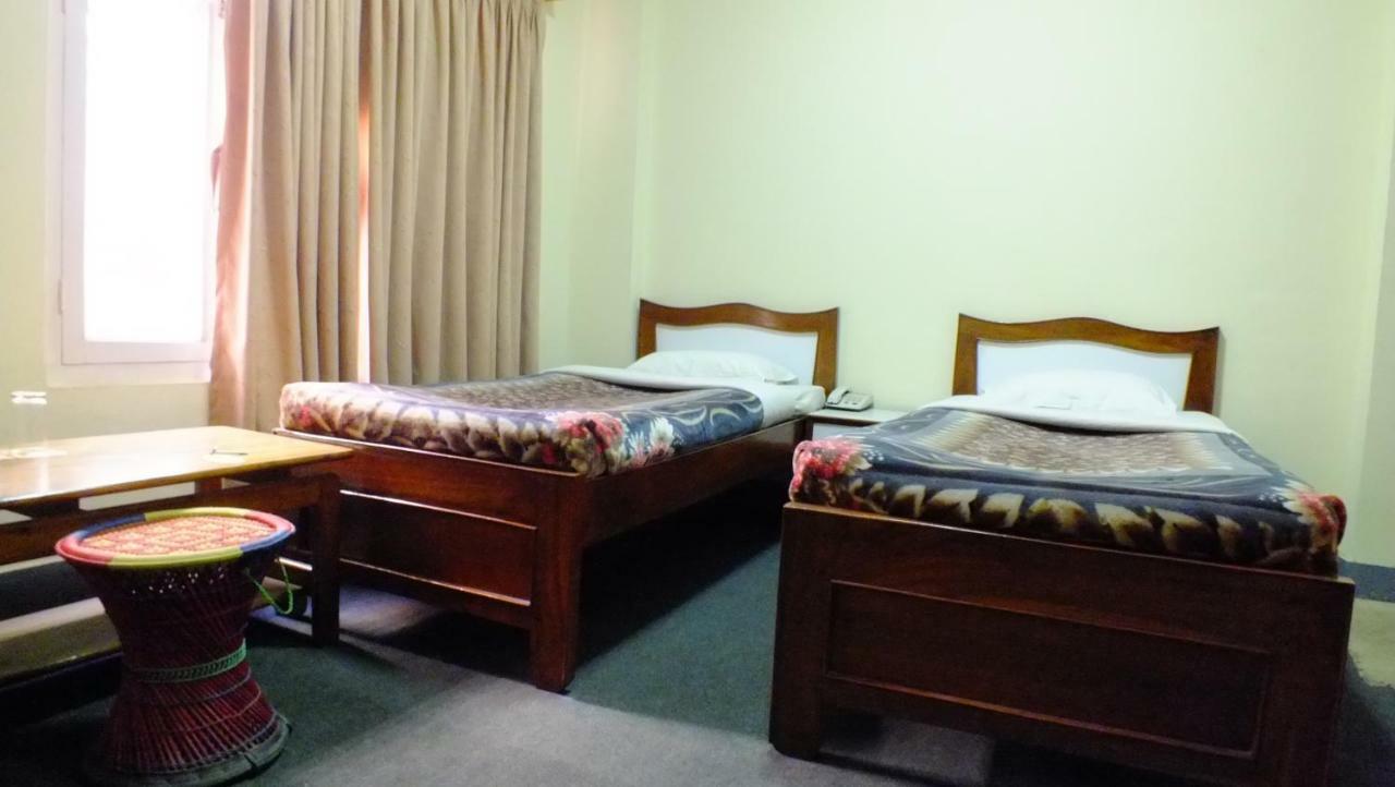 Hotel Dolphin Kathmandu Exteriör bild